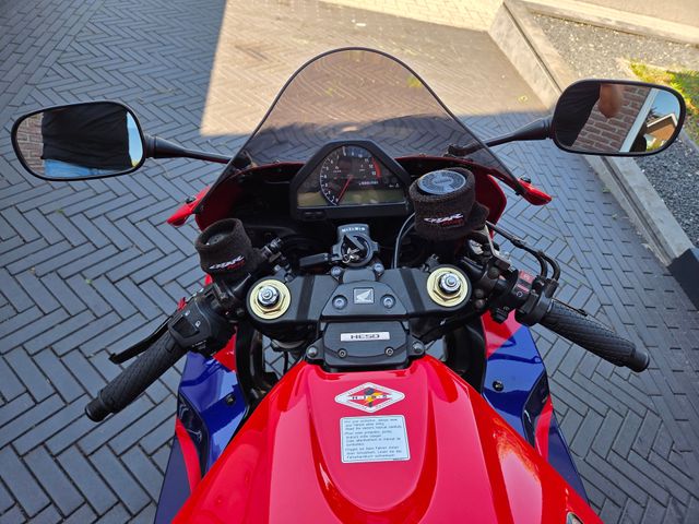 honda - cbr-1000-rr-fireblade