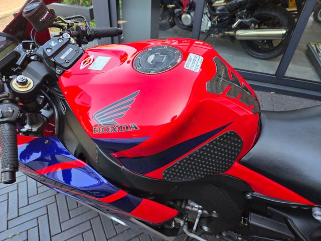 honda - cbr-1000-rr-fireblade