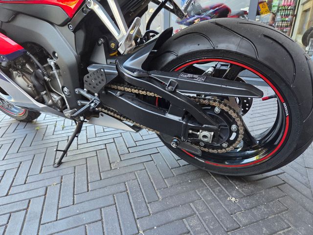 honda - cbr-1000-rr-fireblade