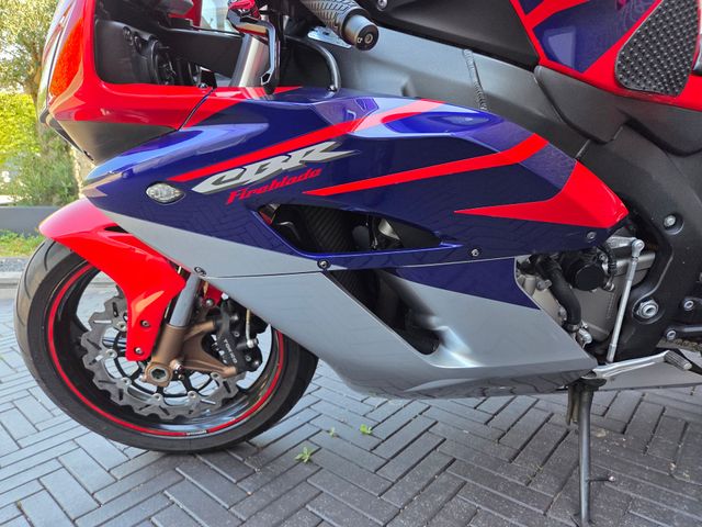 honda - cbr-1000-rr-fireblade