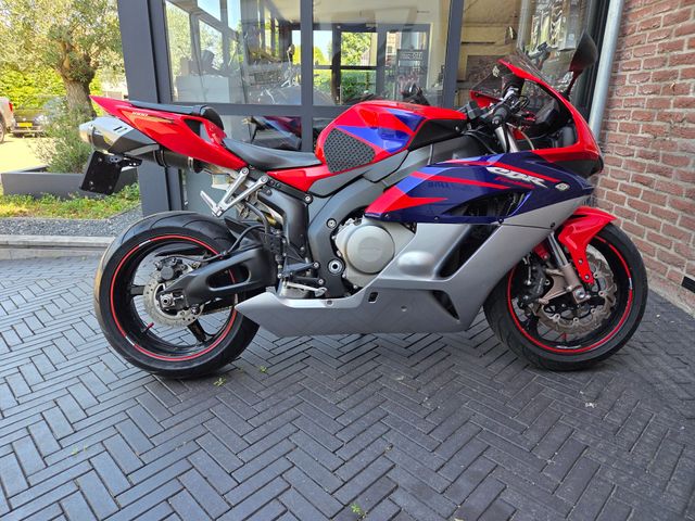 honda - cbr-1000-rr-fireblade
