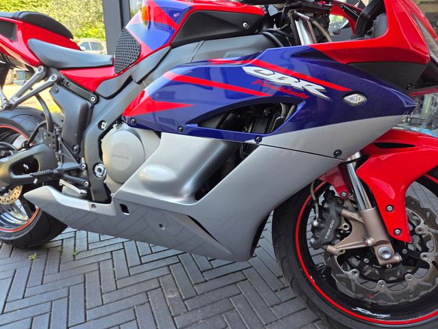 honda - cbr-1000-rr-fireblade