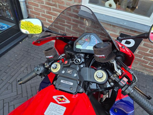 honda - cbr-1000-rr-fireblade