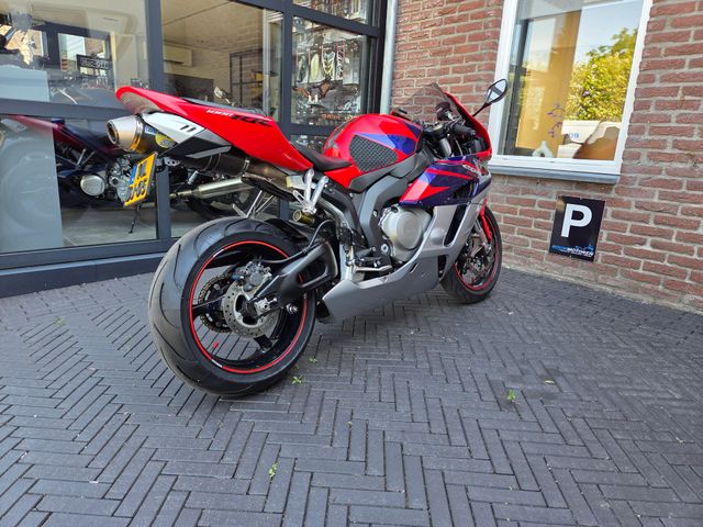 honda - cbr-1000-rr-fireblade