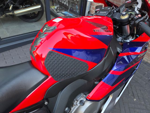 honda - cbr-1000-rr-fireblade