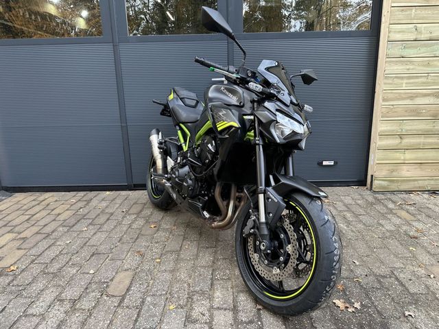 kawasaki - z900