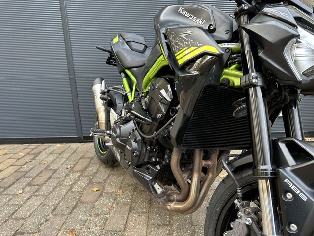 kawasaki - z900