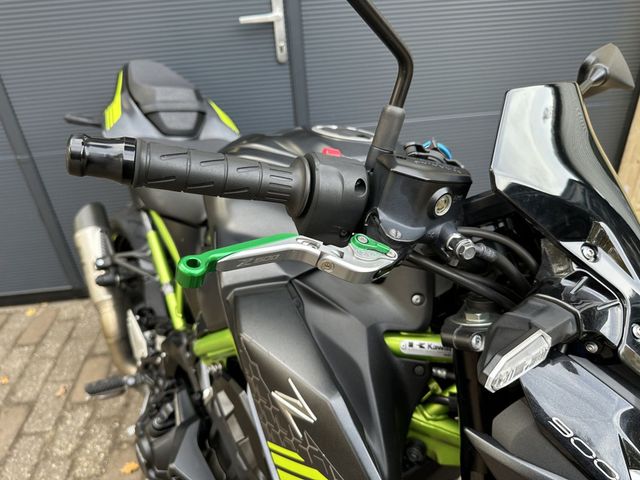 kawasaki - z900