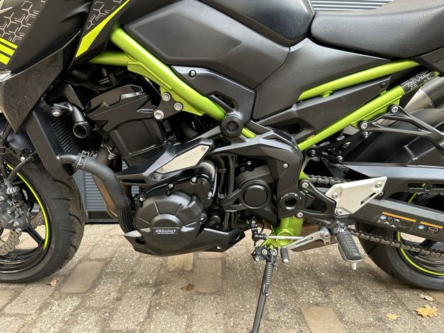 kawasaki - z900