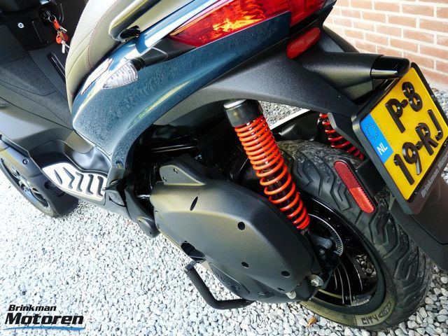 piaggio - mp3-300-hpe-sport