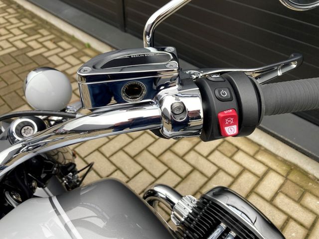 bmw - r-18-classic