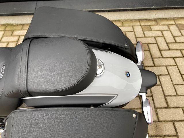 bmw - r-18-classic