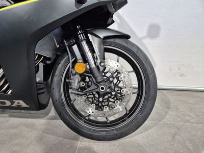 HONDA CBR 650 R – foto 3