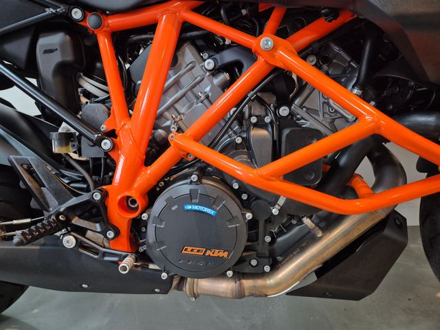 ktm - 1290-super-duke-gt
