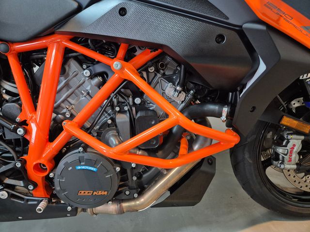 ktm - 1290-super-duke-gt