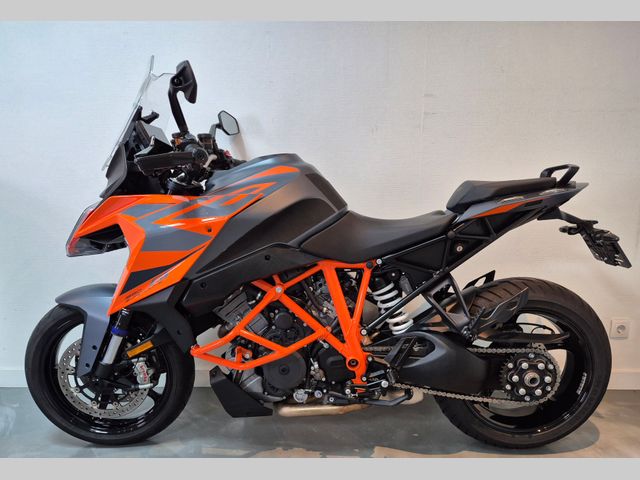 ktm - 1290-super-duke-gt