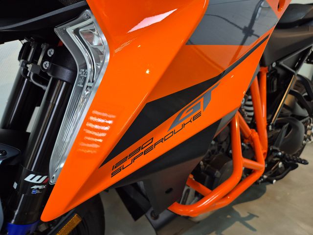 ktm - 1290-super-duke-gt