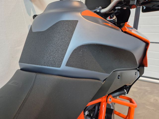 ktm - 1290-super-duke-gt