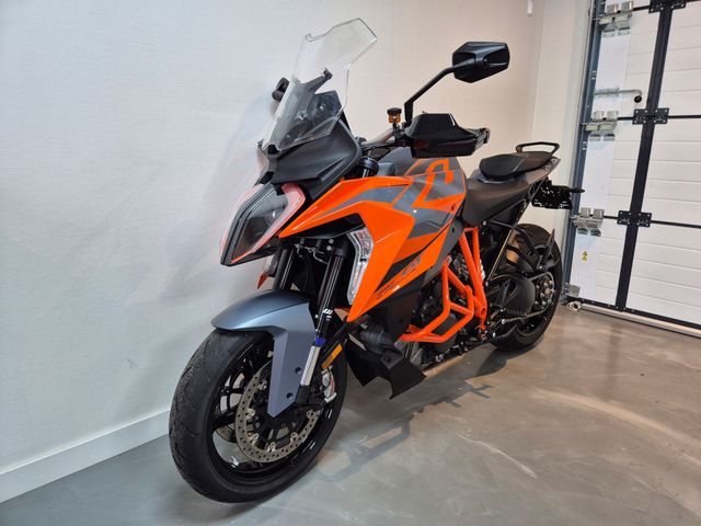 ktm - 1290-super-duke-gt