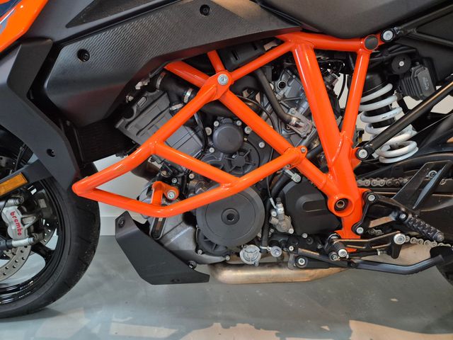 ktm - 1290-super-duke-gt