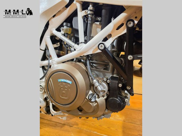 husqvarna - 701-supermoto