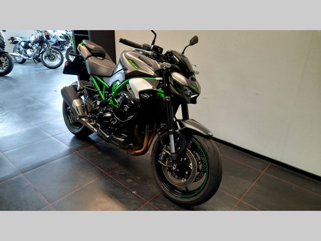 kawasaki - z900