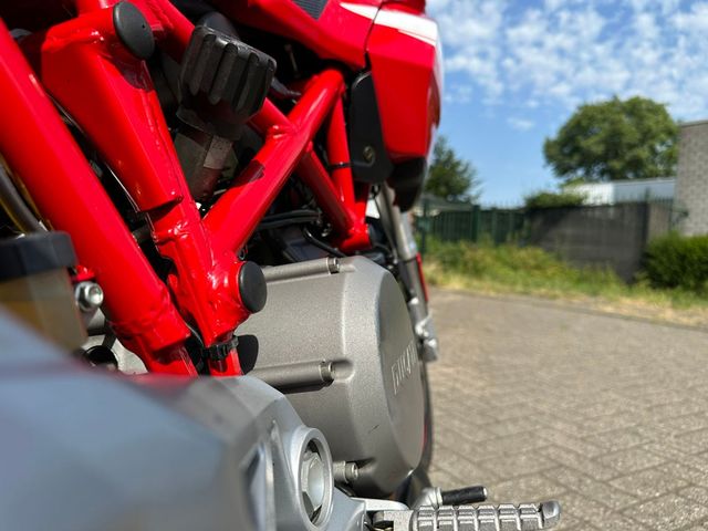 ducati - multistrada-1100