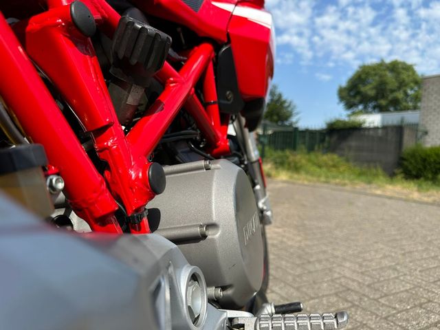 ducati - multistrada-1100