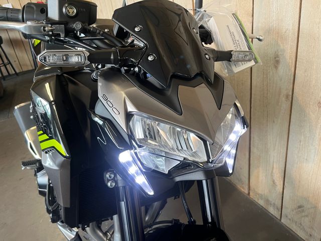 kawasaki - z900