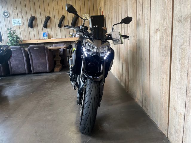kawasaki - z900