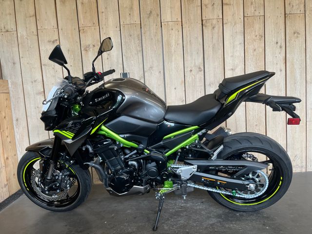 kawasaki - z900