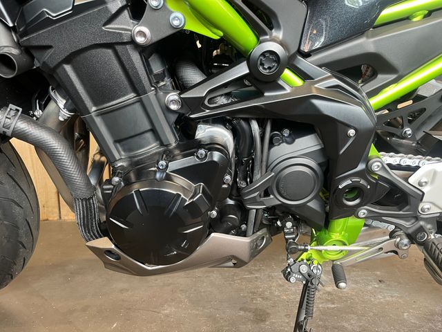 kawasaki - z900