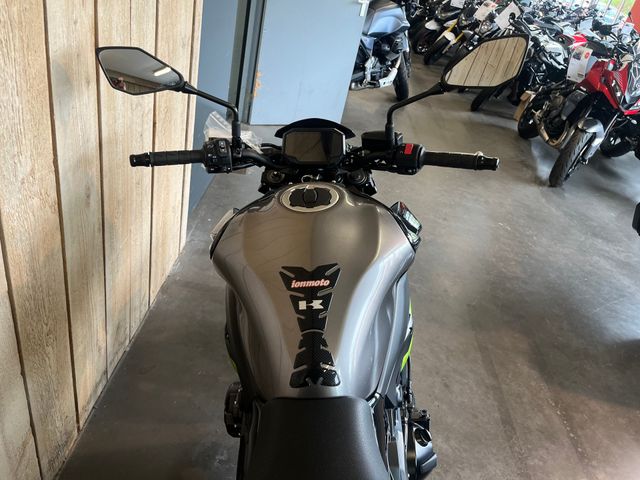 kawasaki - z900