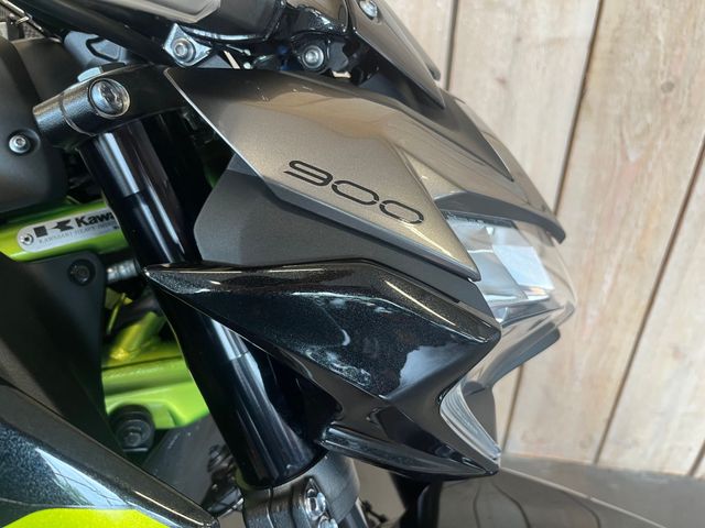 kawasaki - z900