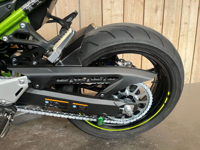 kawasaki - z900