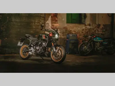 SUZUKI GSX-8TT – foto 4