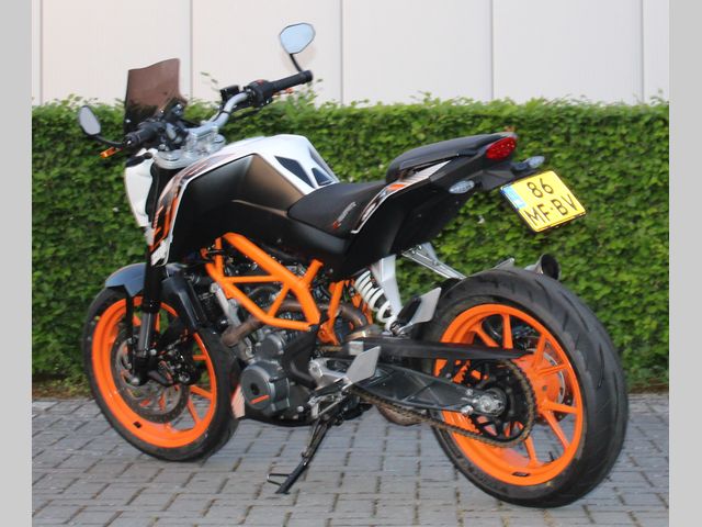 ktm - 390-duke