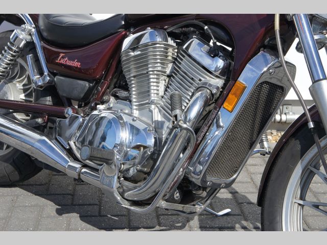 suzuki - vs-700-intruder