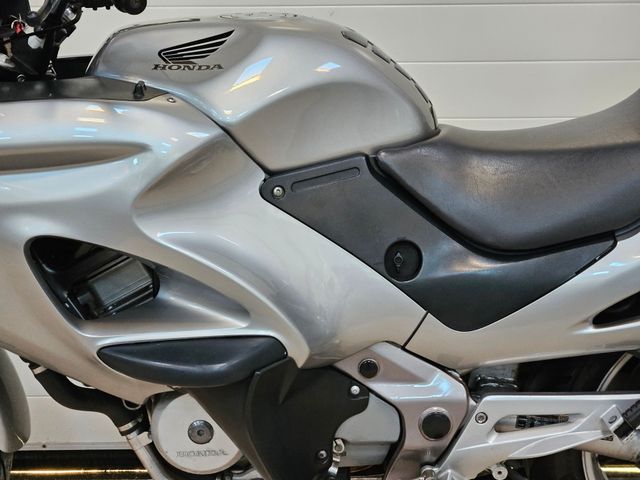 honda - nt-650-v-deauville