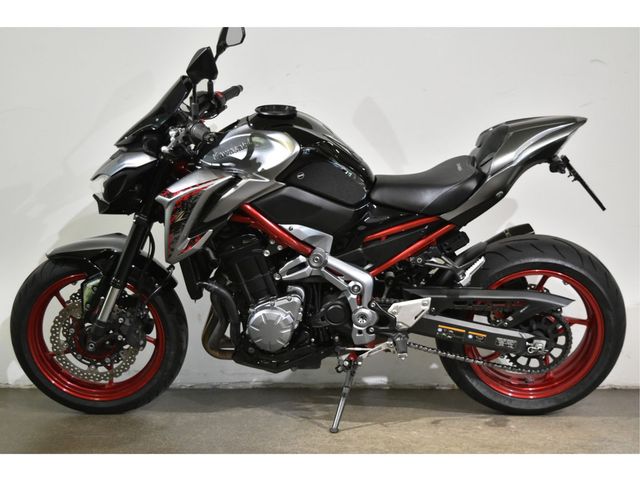 kawasaki - z900