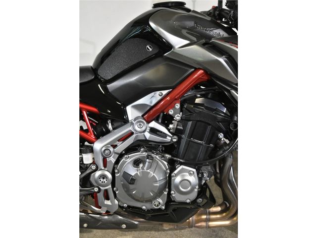 kawasaki - z900