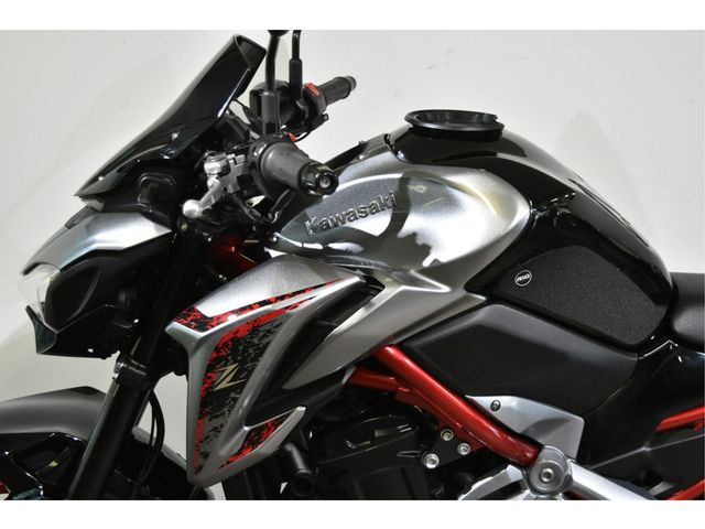 kawasaki - z900