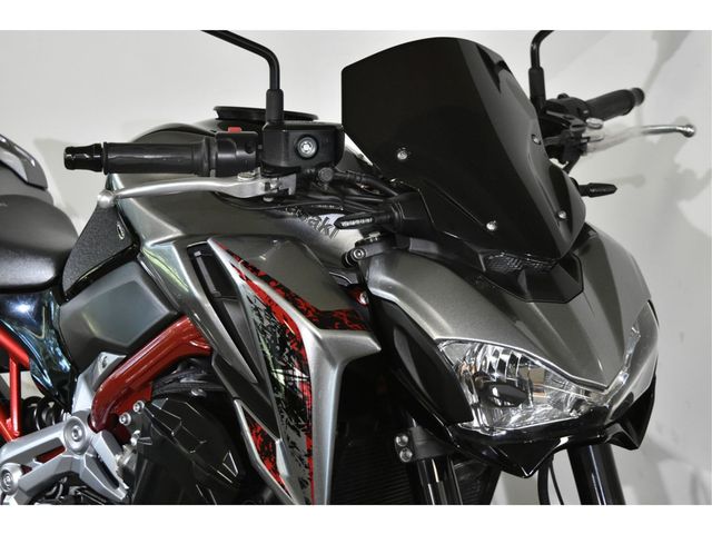 kawasaki - z900