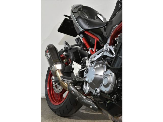 kawasaki - z900