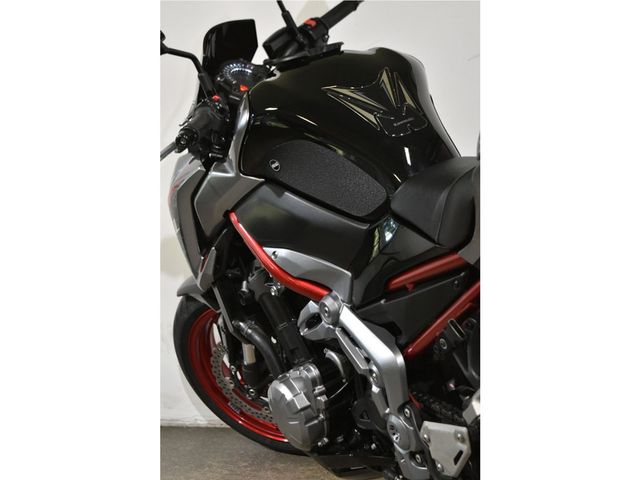 kawasaki - z900
