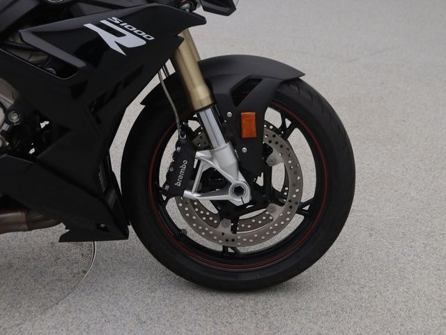 bmw - s-1000-r