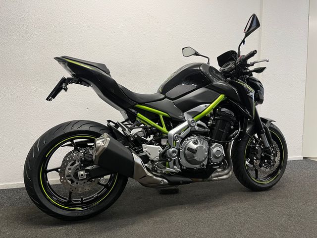 kawasaki - z900