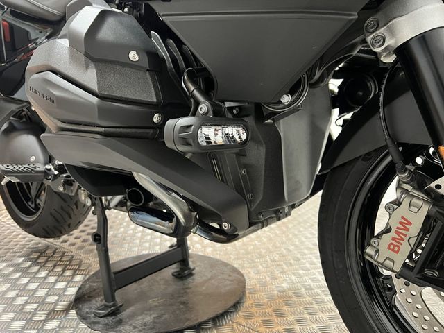bmw - r-1300-rt