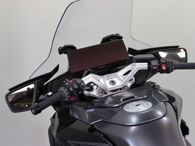 bmw - r-1300-rt
