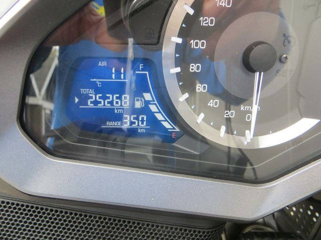 honda - gl-1800-goldwing-touring-deluxe